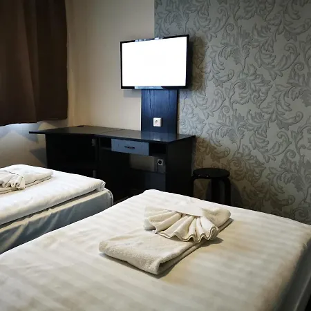 Patyi Etterem Es Hotel Bögöte Buitenkant foto