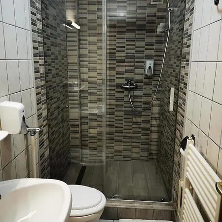 Patyi Etterem Es Hotel Bögöte Buitenkant foto