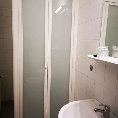 Patyi Etterem Es Hotel Bögöte Buitenkant foto