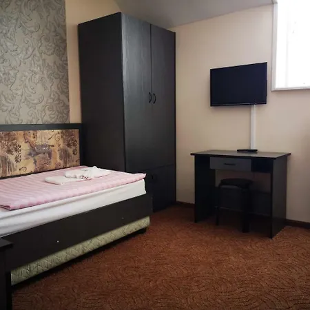 Patyi Etterem Es Hotel Bögöte Buitenkant foto