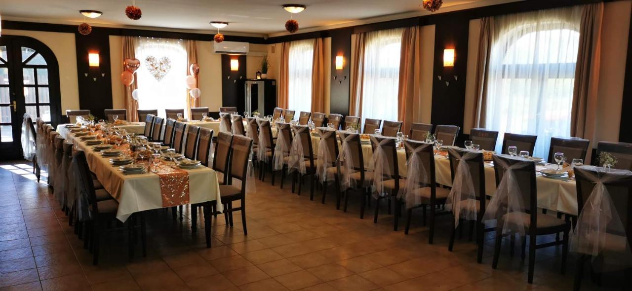 Hotel Patyi Etterem Es