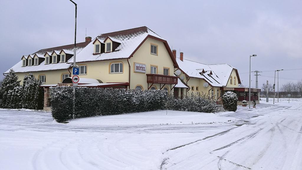 Hotel Patyi Etterem Es Bögöte