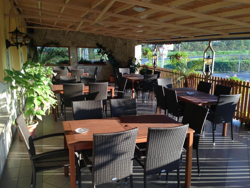 Hotel Patyi Etterem Es 2*