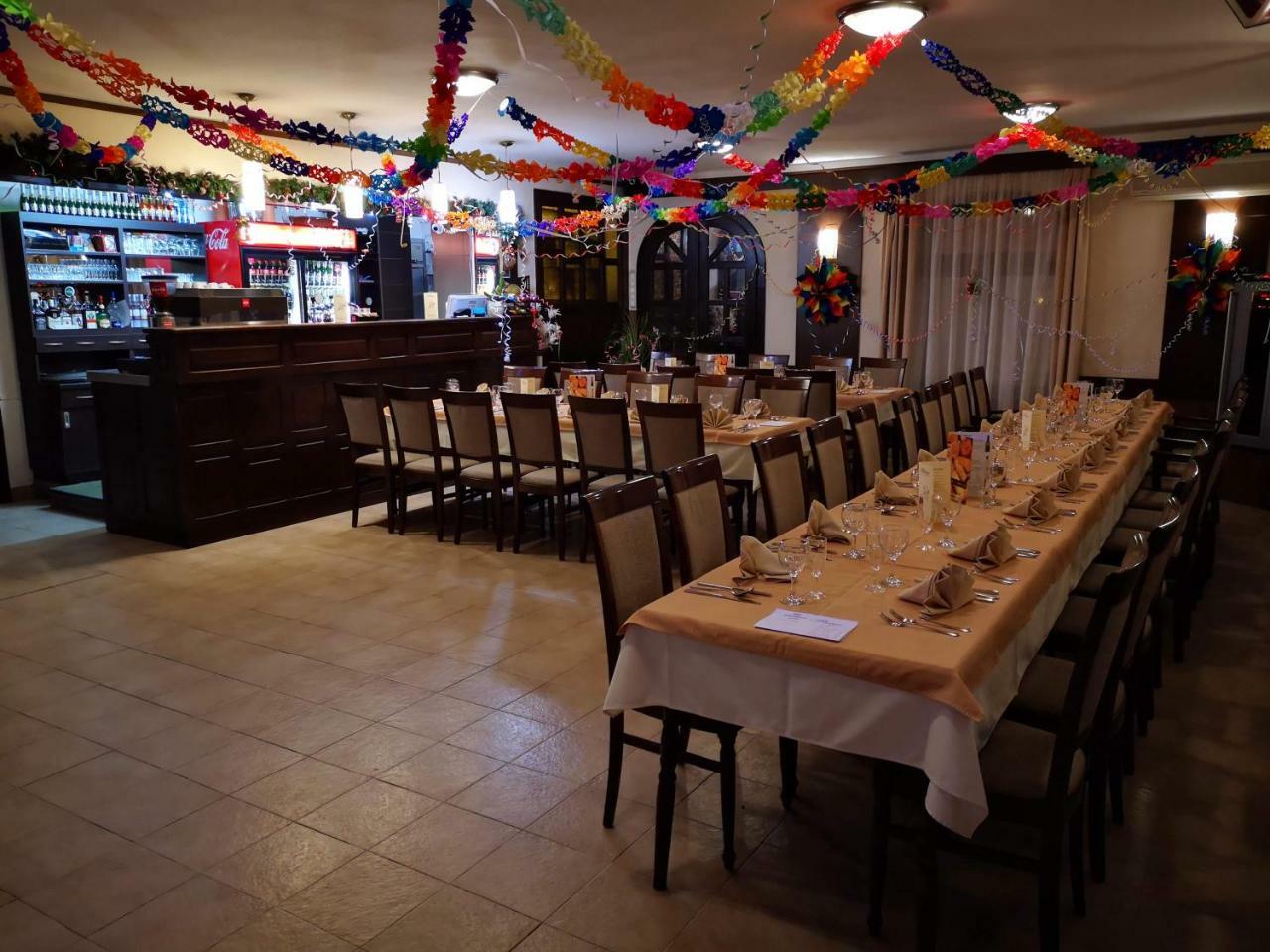 Hotel Patyi Etterem Es Bögöte