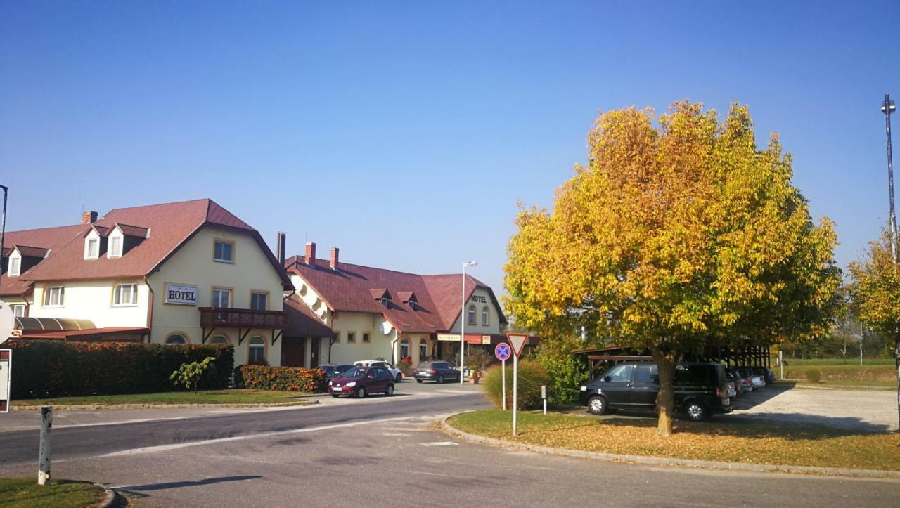Patyi Etterem Es Hotel Bögöte